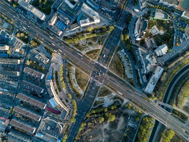 这是4月11日拍摄的怀柔北大街环岛。