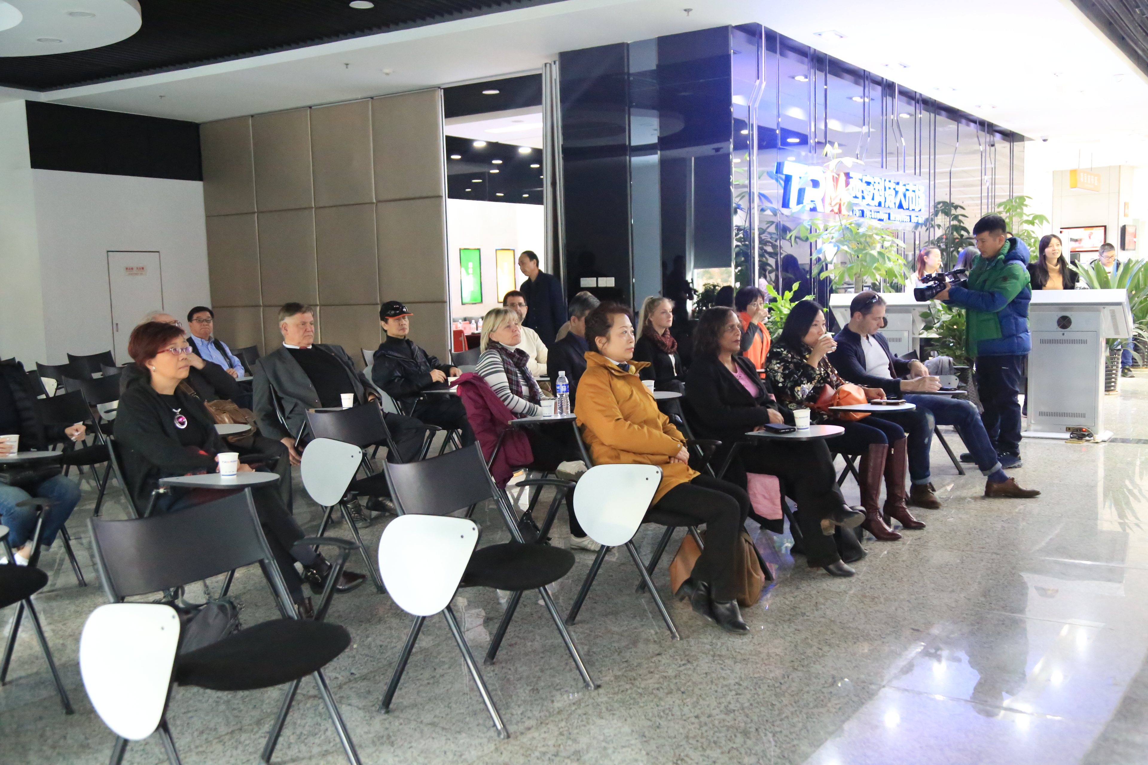   大市场迎来加拿大文化交流访问团客人