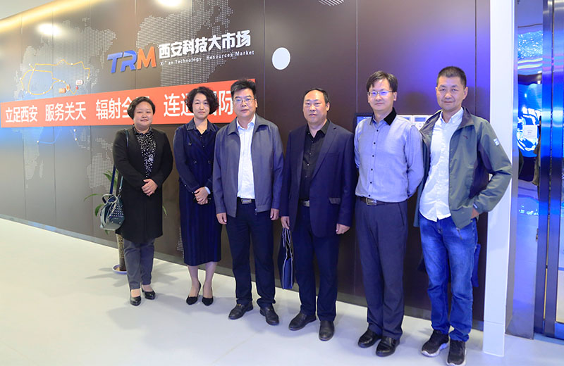 考察团合影.jpg