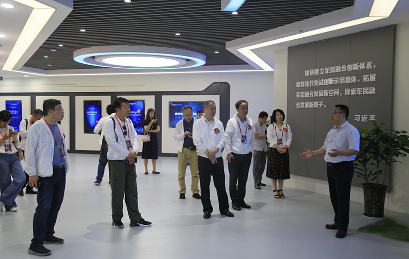 西安科技大市场技术转移服务部部长刘涛介绍大市场